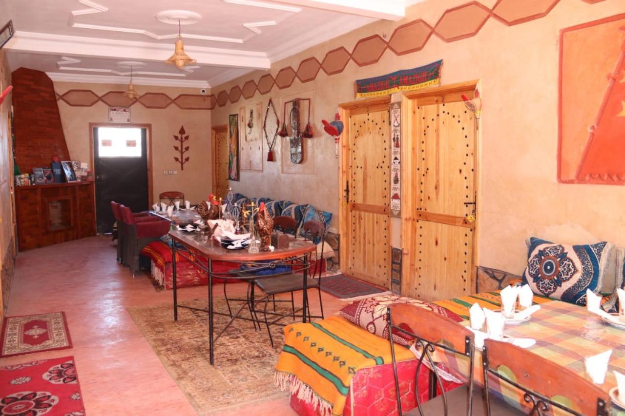 Maison d'hôtes La vallée des nomades Msemrir Exterior foto