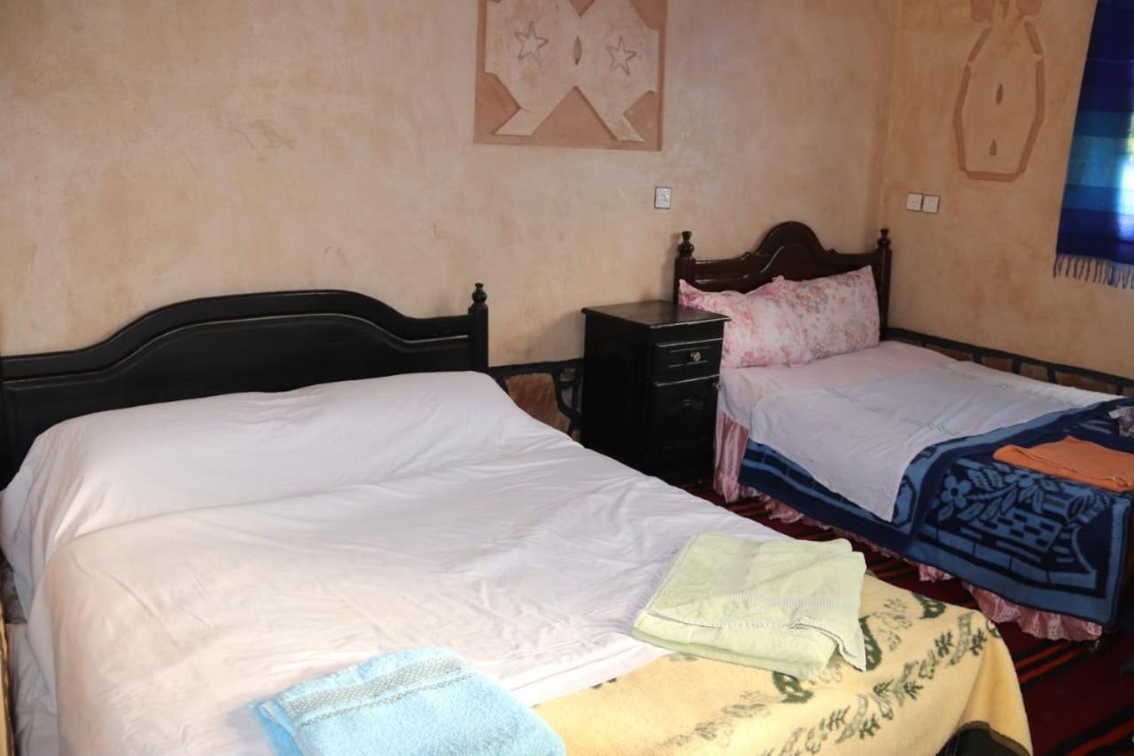 Maison d'hôtes La vallée des nomades Msemrir Habitación foto