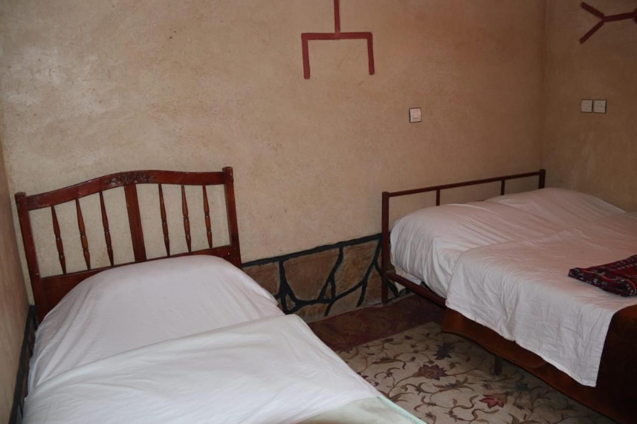 Maison d'hôtes La vallée des nomades Msemrir Habitación foto