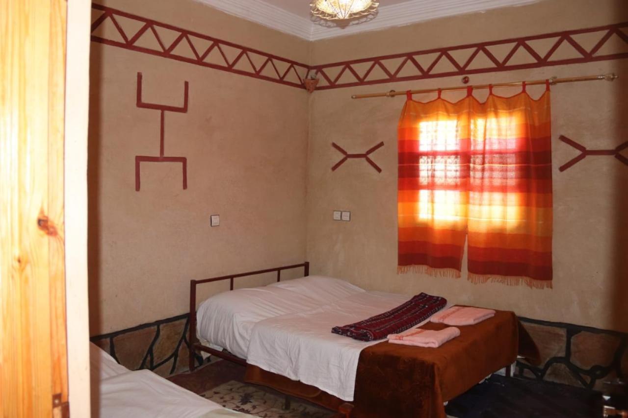 Maison d'hôtes La vallée des nomades Msemrir Habitación foto