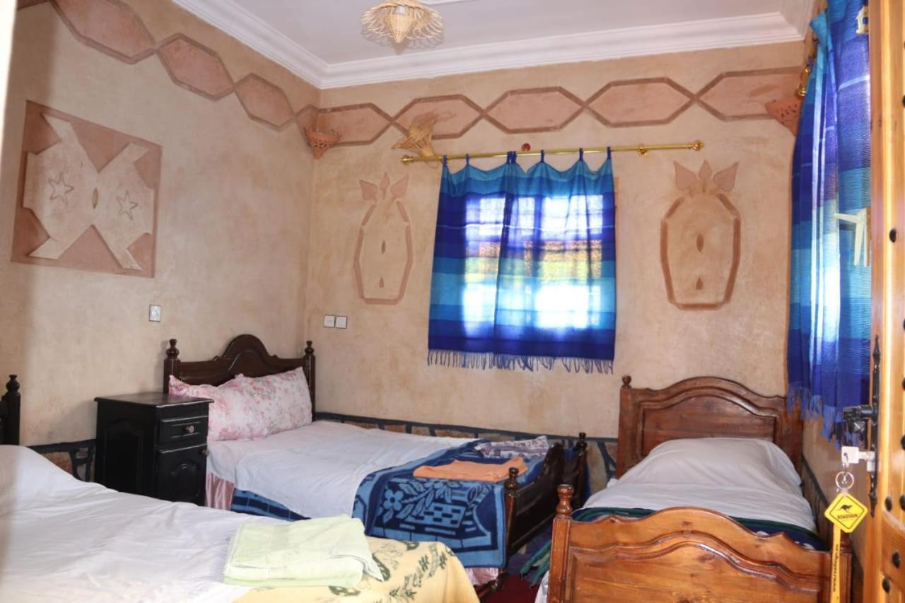 Maison d'hôtes La vallée des nomades Msemrir Habitación foto