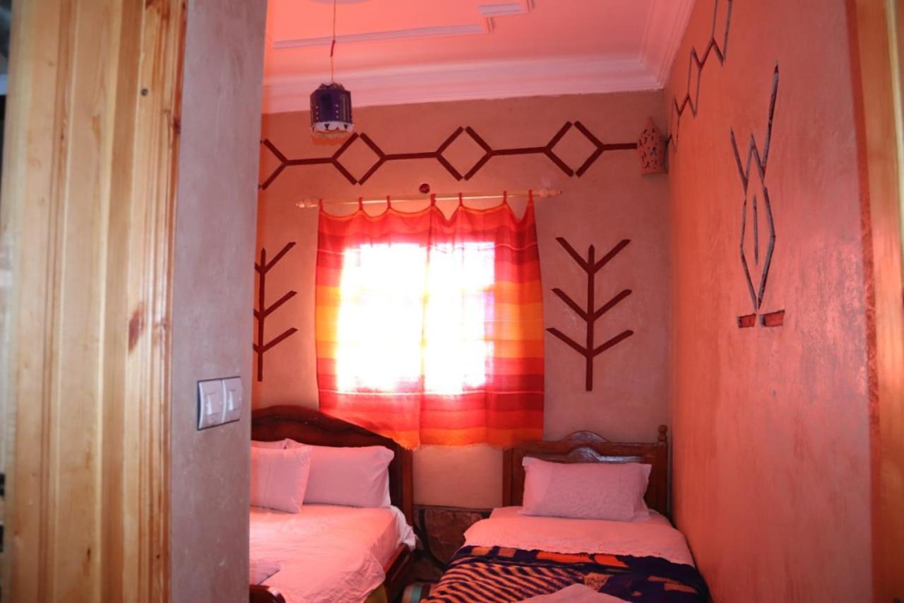 Maison d'hôtes La vallée des nomades Msemrir Habitación foto