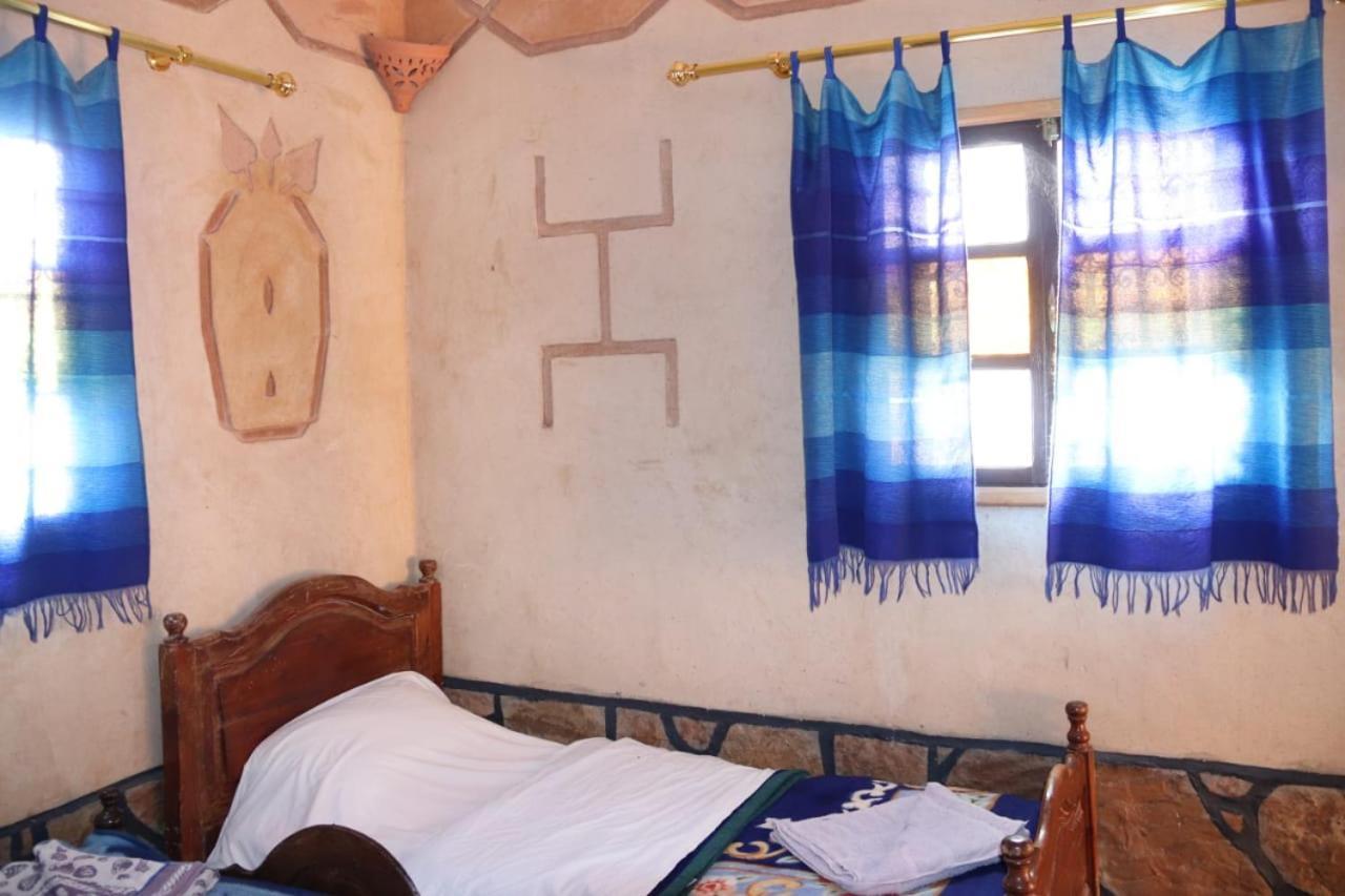 Maison d'hôtes La vallée des nomades Msemrir Habitación foto