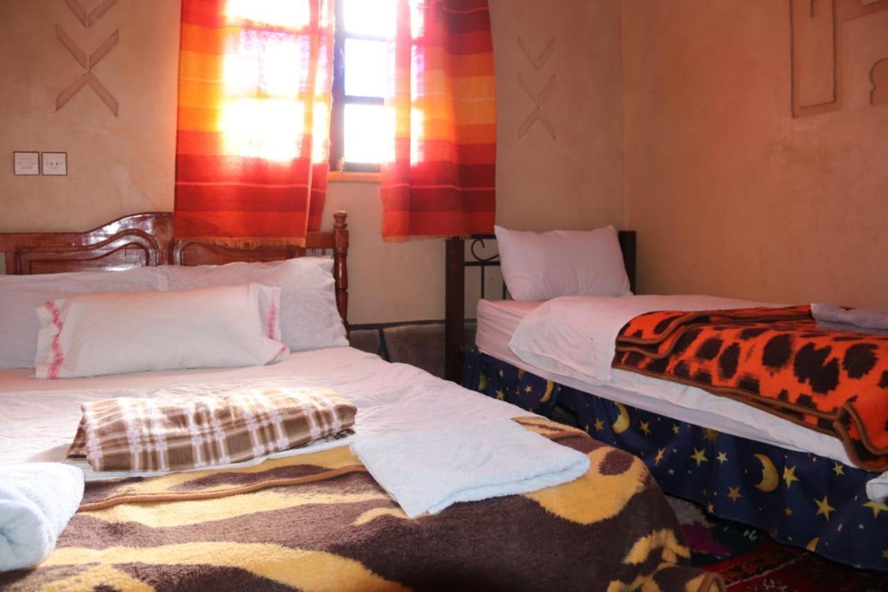 Maison d'hôtes La vallée des nomades Msemrir Habitación foto