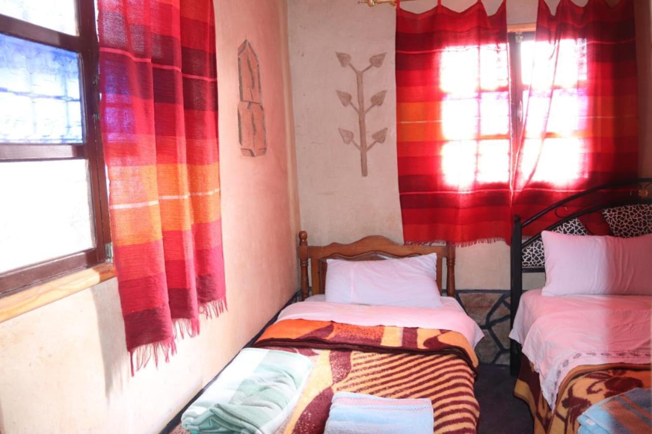 Maison d'hôtes La vallée des nomades Msemrir Habitación foto
