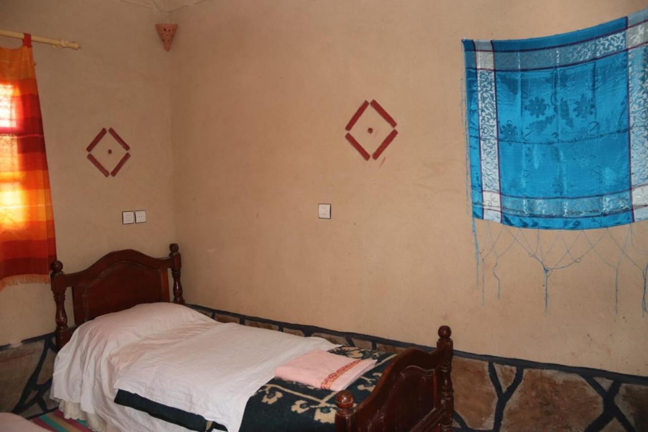 Maison d'hôtes La vallée des nomades Msemrir Habitación foto