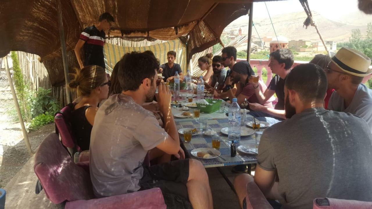 Maison d'hôtes La vallée des nomades Msemrir Exterior foto
