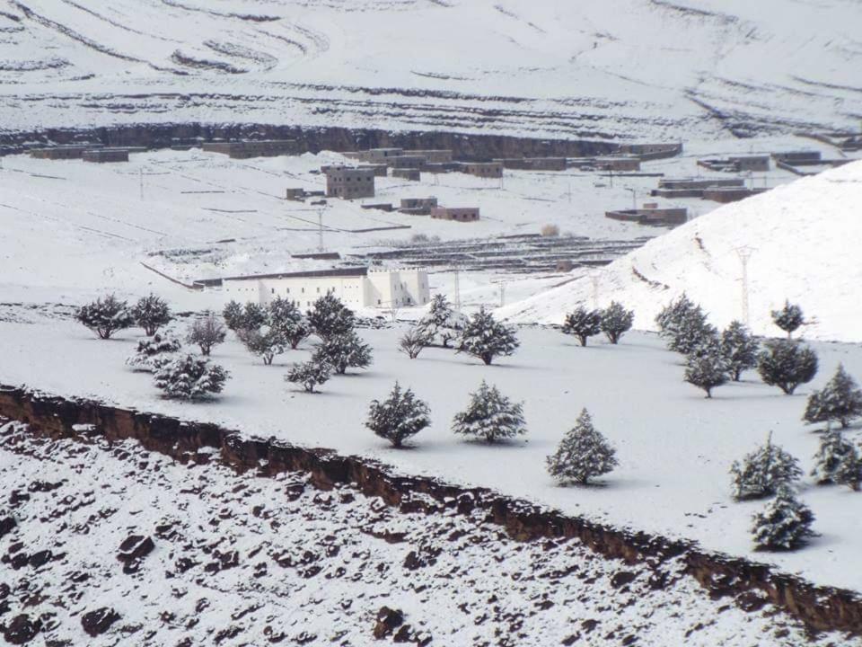 Maison d'hôtes La vallée des nomades Msemrir Exterior foto