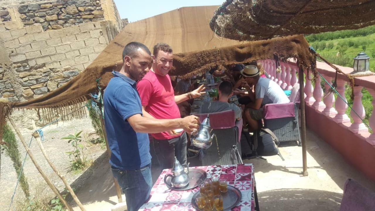 Maison d'hôtes La vallée des nomades Msemrir Exterior foto