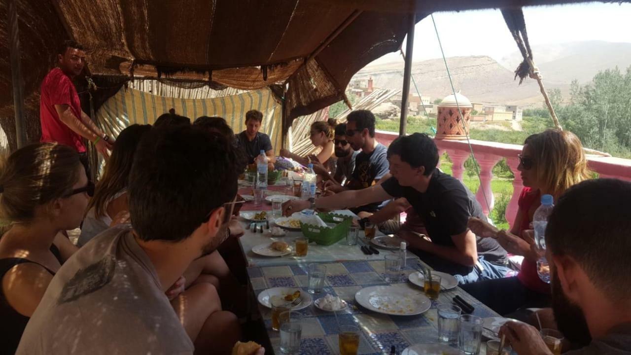 Maison d'hôtes La vallée des nomades Msemrir Exterior foto